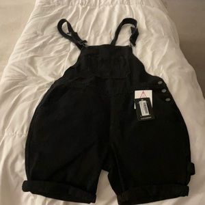 NWT Large Slim Fit Short Length Dungarees